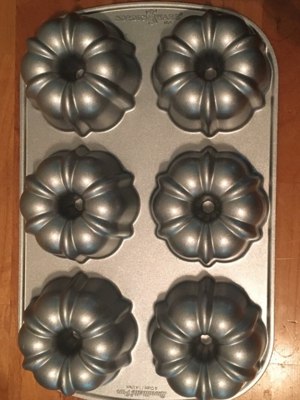 Nordic Ware Bundtlette Pan NEW